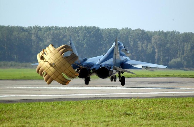 Bat ngua gia mua 23 chiec tiem kich MiG-29 tu Duc-Hinh-5