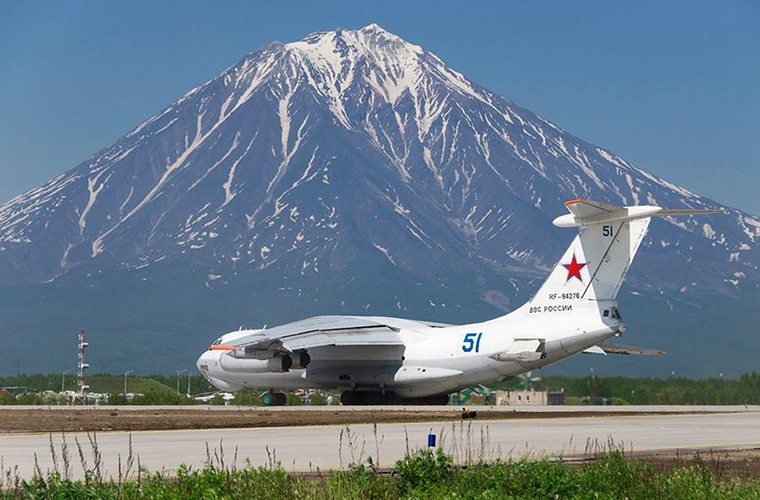 Man nhan sieu tiem kich MiG-31 “do xang” giua khong trung-Hinh-2