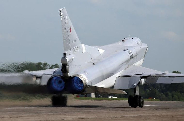 Bat ngo tuoi that cua may bay nem bom Tu-22M3 Nga-Hinh-10