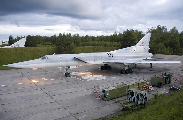 Bat ngo tuoi that cua may bay nem bom Tu-22M3 Nga-Hinh-5