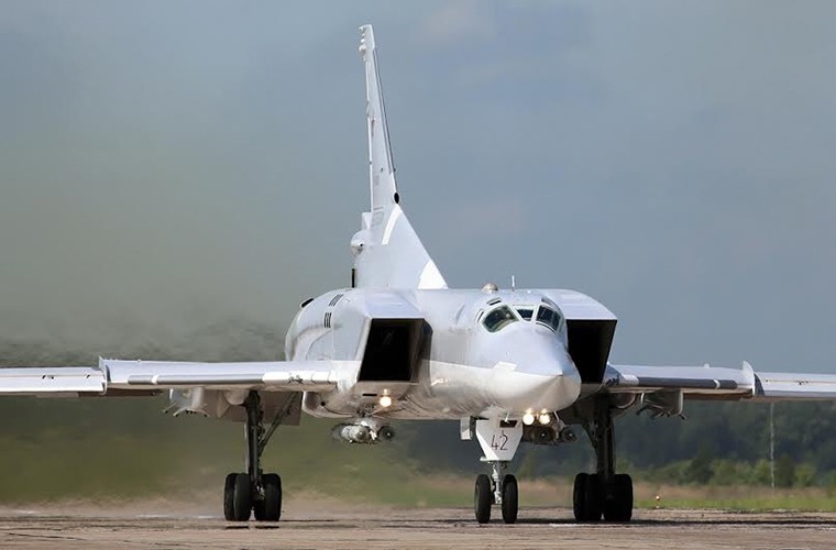 Bat ngo tuoi that cua may bay nem bom Tu-22M3 Nga-Hinh-6