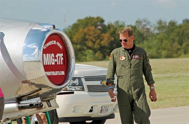 Ky la phi cong My cuc thich tiem kich MiG-17F