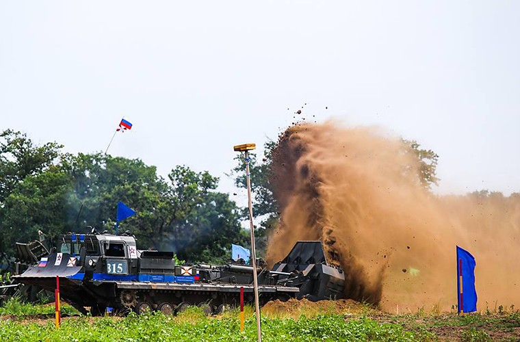 Quan doi Nga dai thang Trung Quoc tai Army Game 2016-Hinh-13