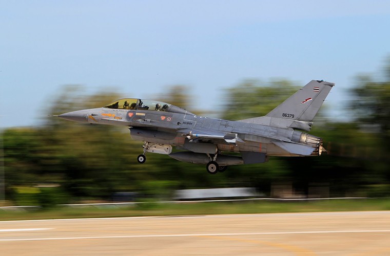 Lo dien tiem kich F-16 nang cap cua KQ Thai Lan-Hinh-4