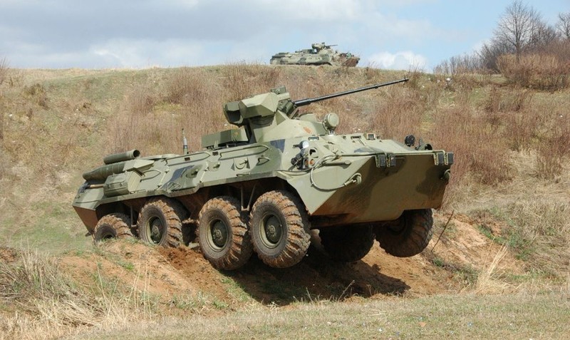 Hoang hon suc manh xe boc thep BTR-82 Nga lap phao 57mm