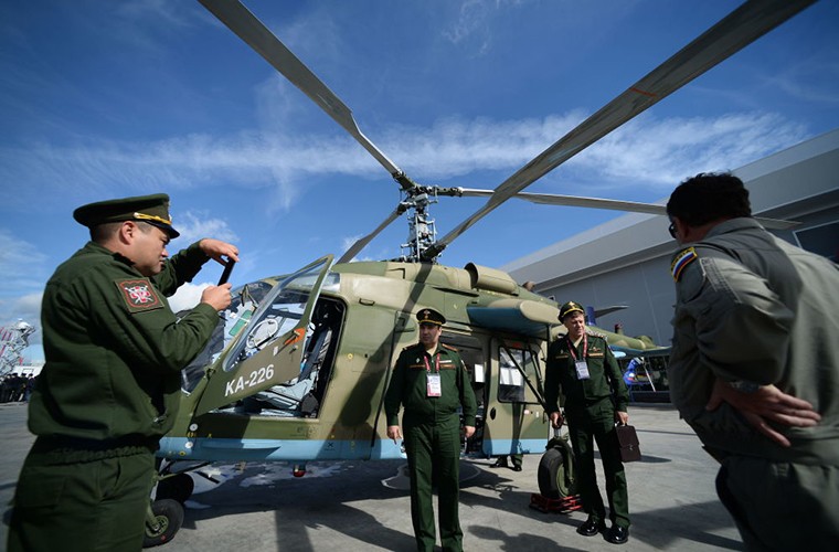 Loat anh tuyet dep, an tuong trien lam Army-2016 o Nga-Hinh-3