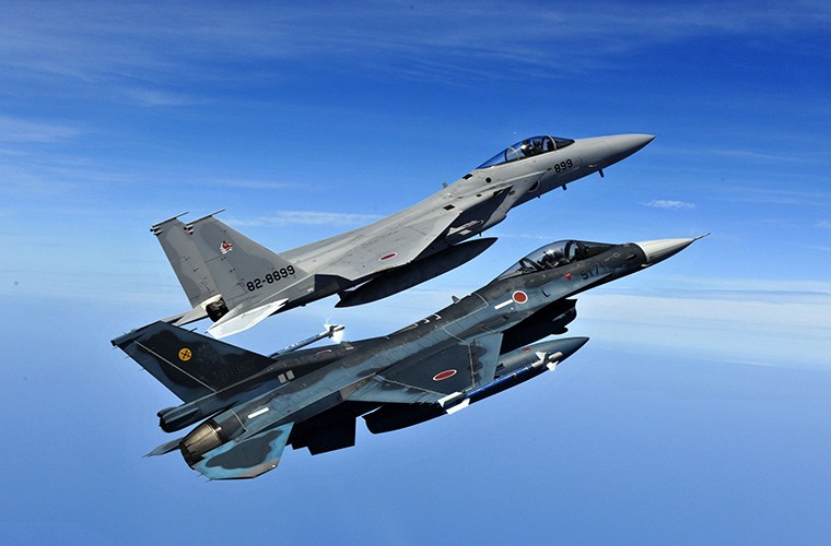 Nhat Ban dung tiem kich F-15J dau Su-35, J-20 Trung Quoc?-Hinh-7