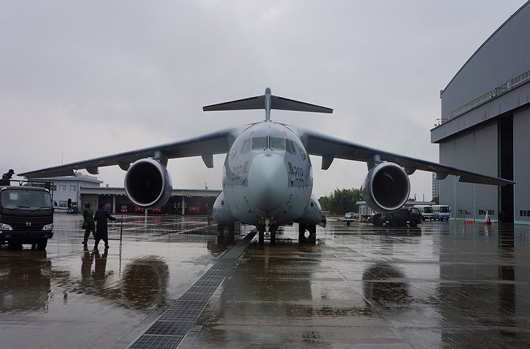 Sieu co van tai Kawasaki C-2 Nhat Ban kho 