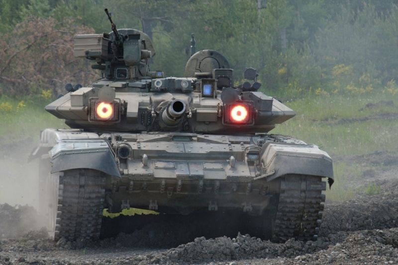 Dai ta QDND Viet Nam noi gi ve xe tang T-90 Nga?