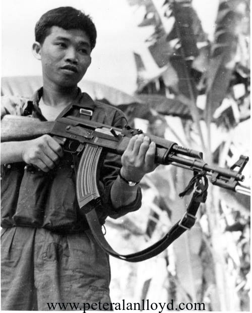 De dang khac phuc diem yeu sung truong AK-47 Viet Nam