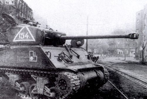 Giai ma &quot;soc&quot;: Linh Lien Xo thich tang M4 Sherman hon T-34-Hinh-4