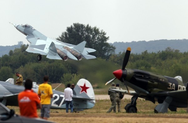 Tiem kich tang hinh Su-57 di vao hoat dong trong nam toi-Hinh-10