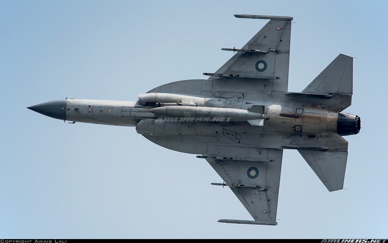 Iran dinh mua tiem kich JF-17 cua Trung Quoc doi pho My-Hinh-10