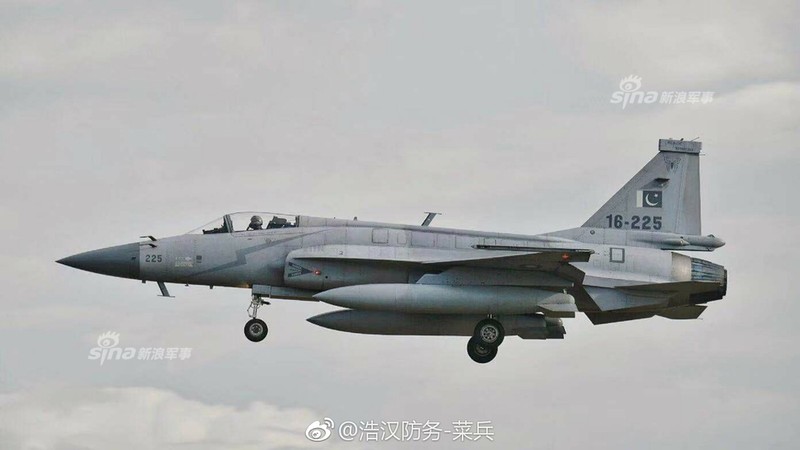 Iran dinh mua tiem kich JF-17 cua Trung Quoc doi pho My-Hinh-2