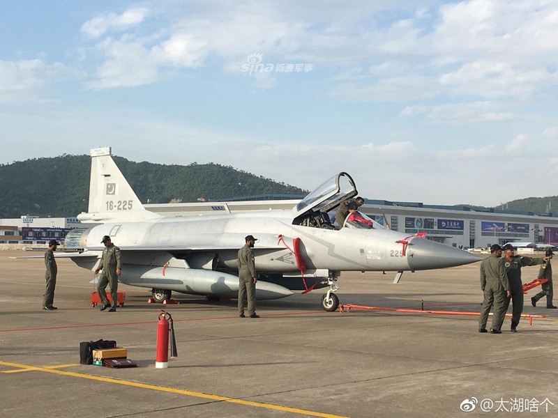 Iran dinh mua tiem kich JF-17 cua Trung Quoc doi pho My-Hinh-4