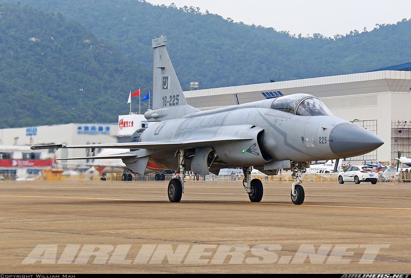 Iran dinh mua tiem kich JF-17 cua Trung Quoc doi pho My-Hinh-7