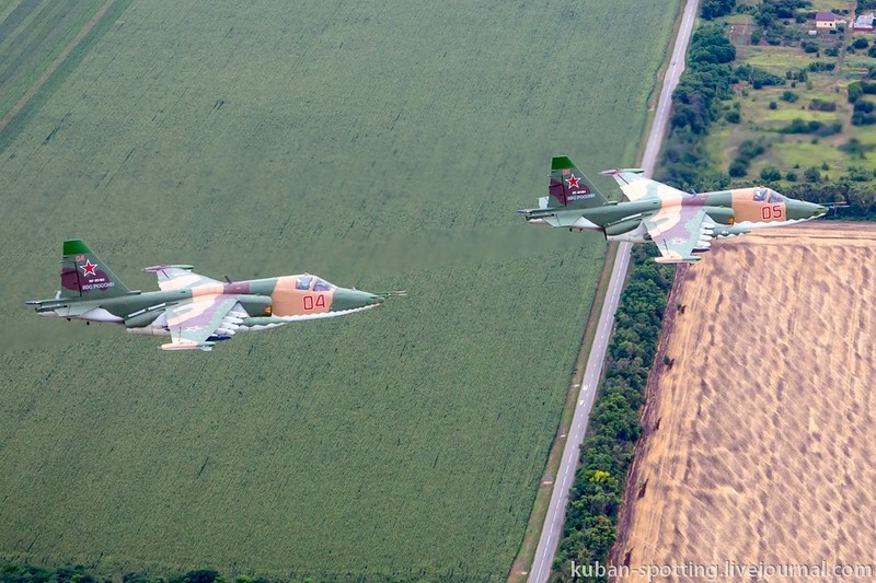 Mot chuyen bay Su-25 tuan tra bien Azov dien ra the nao?-Hinh-12