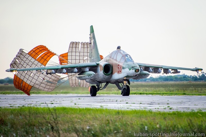 Mot chuyen bay Su-25 tuan tra bien Azov dien ra the nao?-Hinh-16
