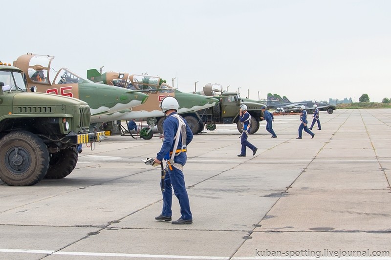 Mot chuyen bay Su-25 tuan tra bien Azov dien ra the nao?-Hinh-9
