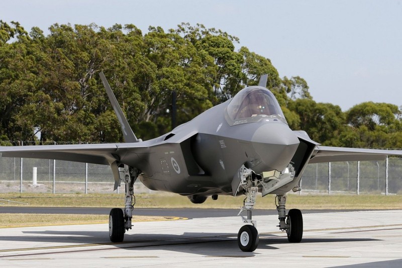 Australia nhan F-35 giua nghi ngo ve chi phi va hieu qua