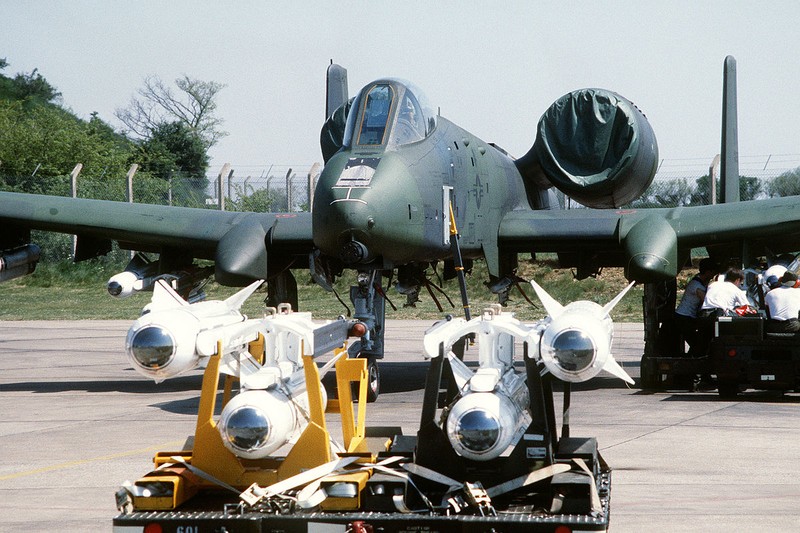 Da 47 tuoi, ten lua AGM-65 My co chong duoc T-90?