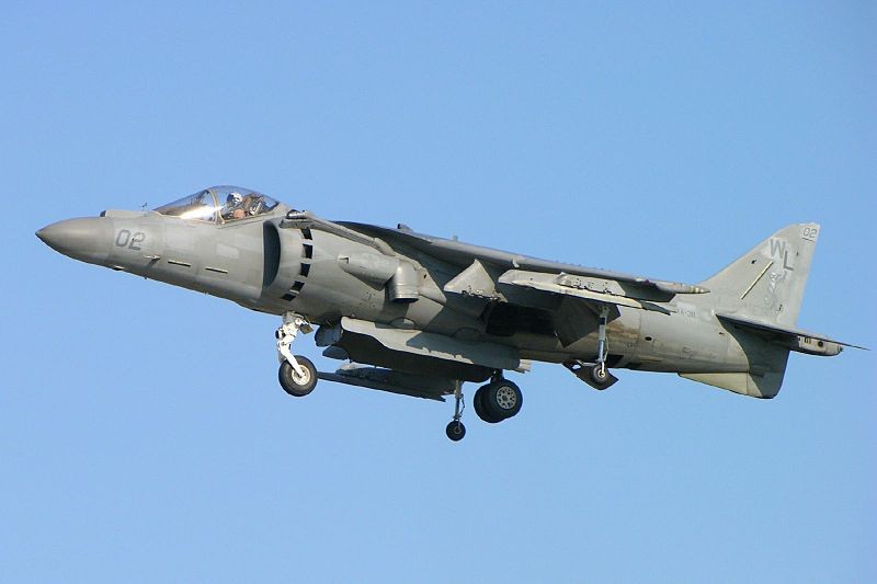 May bay AV-8B phuc vu toi nam 2028: Phi cong My gao khoc!-Hinh-3