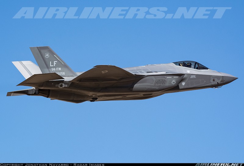 “Cuoi ra nuoc mat” loat loi chan dong sieu tiem kich F-35-Hinh-7