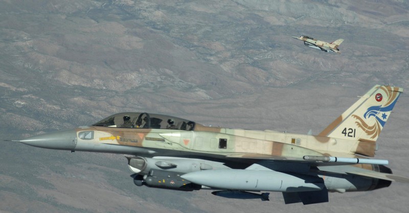 Lo dien vu khi Israel khien ten lua S-300 Syria “thua sap mat”