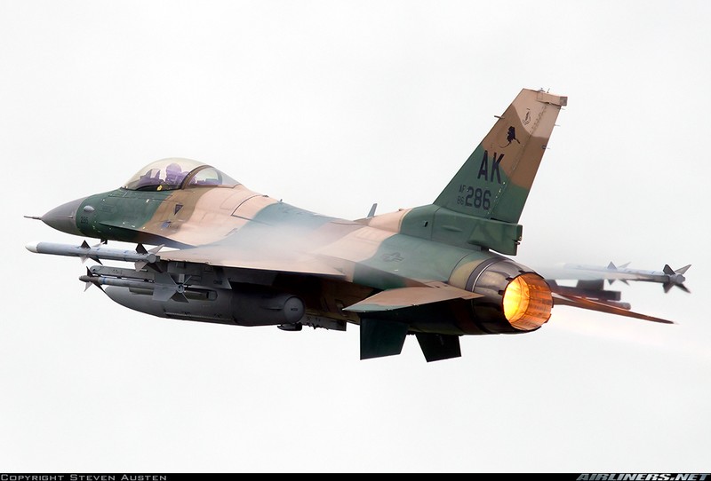 May bay F-16 My cham tran MiG-21: Ai thang ai?-Hinh-4