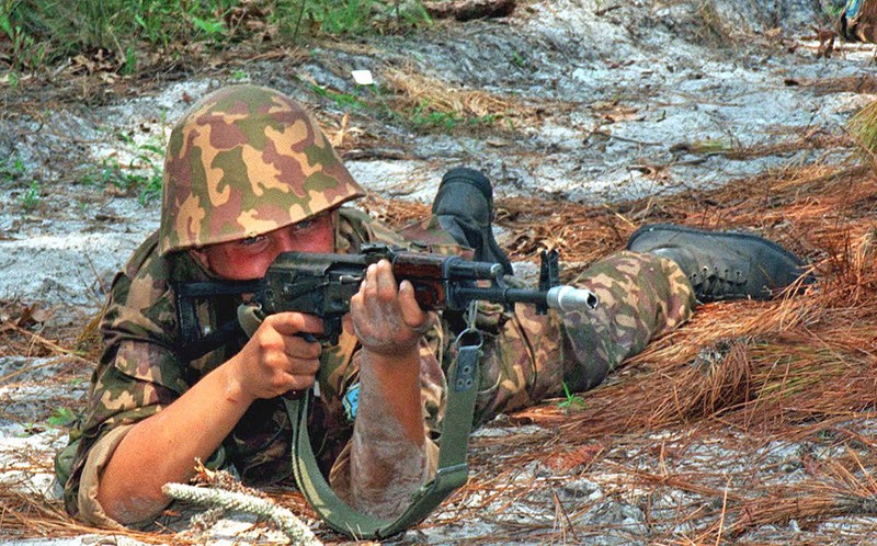 Nam 2019, sung AK-74 van dem loi nhuan “khung” cho nuoc Nga-Hinh-6