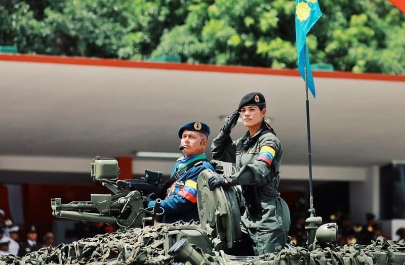 Vu khi Nga tran ngap le duyet binh, Moscow cam ket bao ve Venezuela-Hinh-6