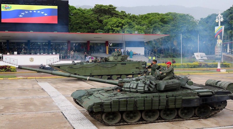 Vu khi Nga tran ngap le duyet binh, Moscow cam ket bao ve Venezuela-Hinh-7
