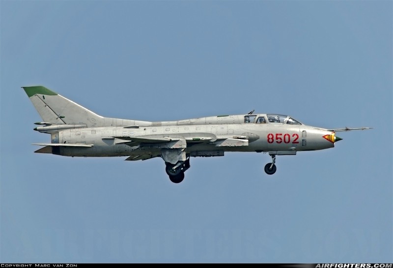 Bat ngo kha nang chien dau cua may bay huan luyen Su-22UM3K Viet Nam-Hinh-11