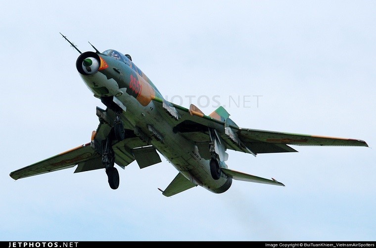 Bat ngo kha nang chien dau cua may bay huan luyen Su-22UM3K Viet Nam-Hinh-5