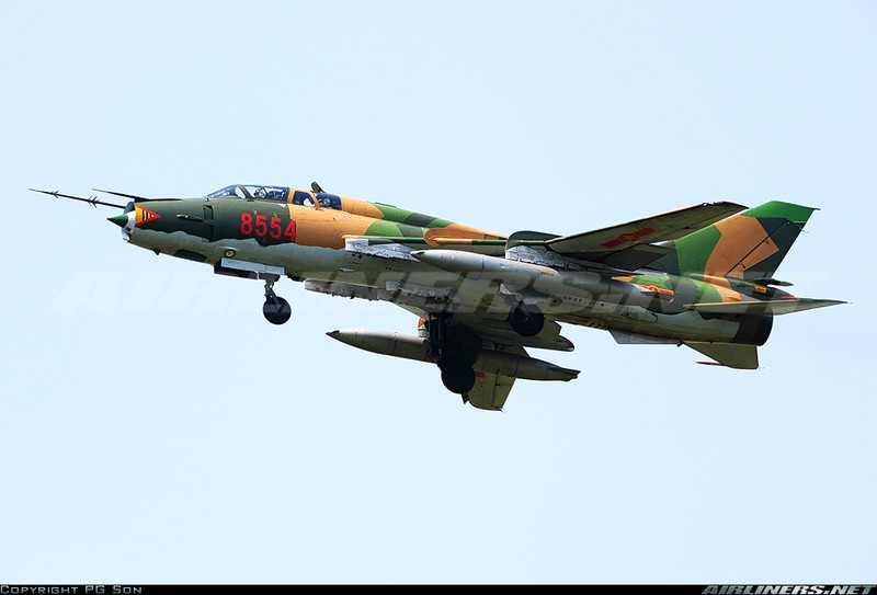 Bat ngo kha nang chien dau cua may bay huan luyen Su-22UM3K Viet Nam-Hinh-8