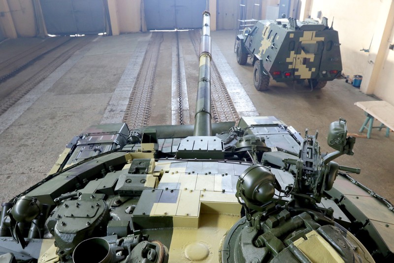 Xe tang  T-72AMT Ukraine dung co tot hon T-72B3 cua Nga?-Hinh-6
