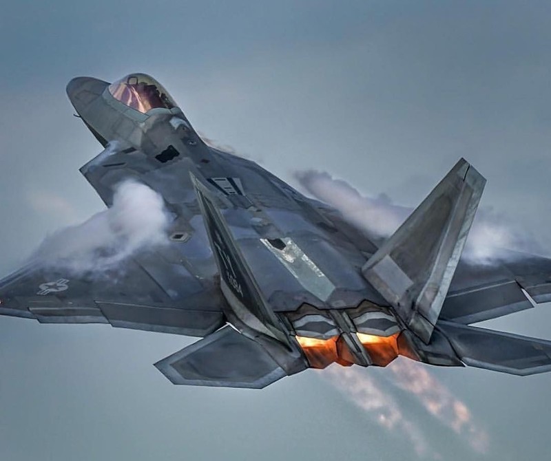 Vua mat mot tiem kich F-22, lieu My con 