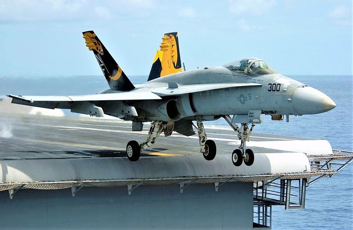 F-18E/F van la tiem kich ham chu luc cua My den 20 nam nua-Hinh-4