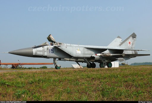 Nong: Cuu quan chuc Nga ban sieu tiem kich MiG-31 gia... bang bat pho-Hinh-9