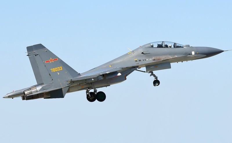 Trung Quoc cho Su-30MKK tuan tra Bien Dong lien tuc 10 gio: Bay lay thanh tich?-Hinh-15