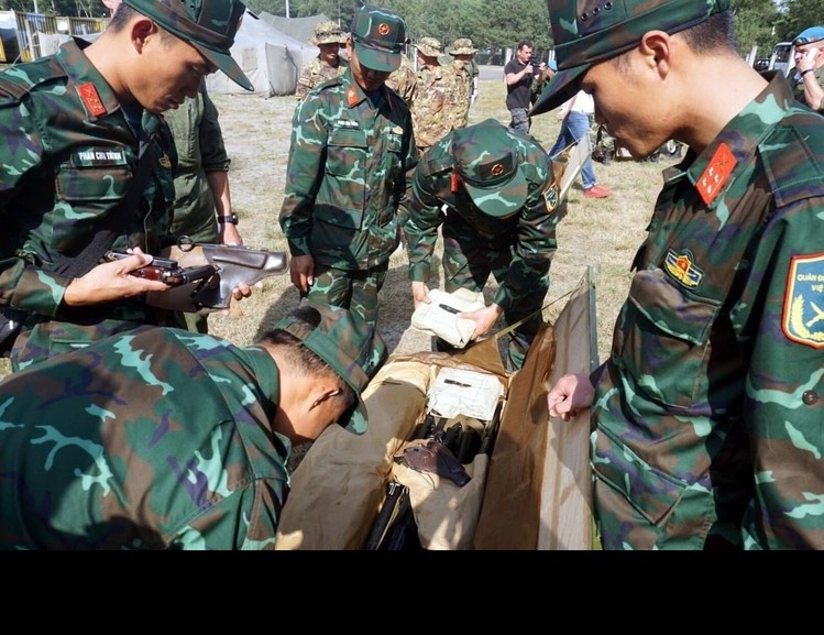 Linh ban tia Viet Nam nhan sung AK-74, SVD... khai hoa tai Army Games 2020-Hinh-4