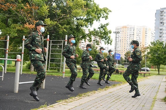 Linh ban tia Viet Nam nhan sung AK-74, SVD... khai hoa tai Army Games 2020-Hinh-11