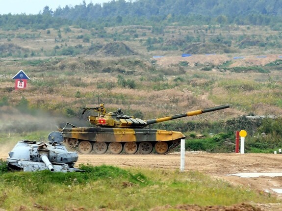 Army Games: Tuyen xe tang Viet Nam tut xuong vi tri thu hai day kho hieu-Hinh-9