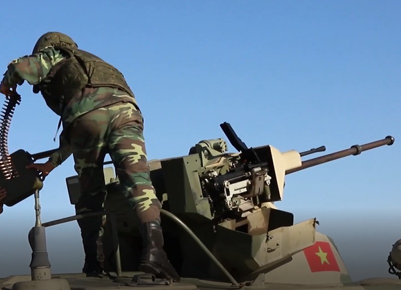 Bo doi Viet Nam cuoi thiet giap BTR-82A diet 