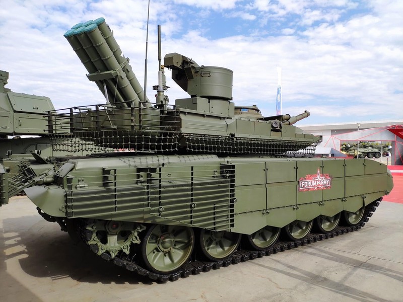 Việt Nam giới thiệu bộ đôi xe tăng hiện đại nhất tại triển lãm quốc phòng