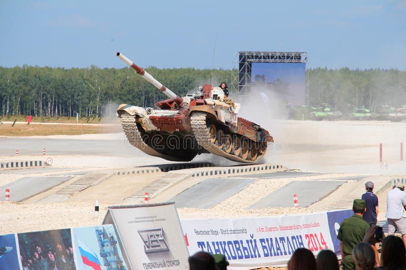 Viet Nam se duoc dung xe tang T-72B3M thi dau o Army Games 2021?