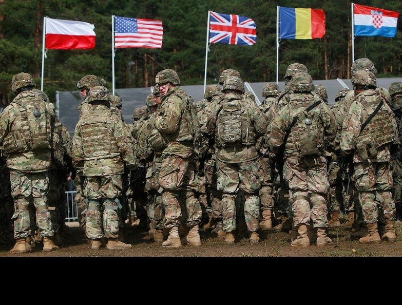 Vi sao vu khi Lien Xo/Nga ton tai duoc trong bien che quan doi NATO?