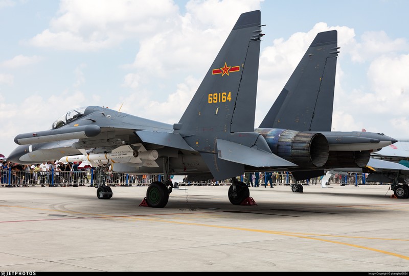 Trung Quoc cho Su-30MKK dau J-11B, chuan bi tinh huong xau voi An Do-Hinh-9