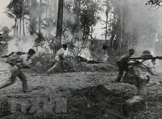 Trung doan Anh hung trong trang ca “Binh Tri Thien” khoi lua-Hinh-12