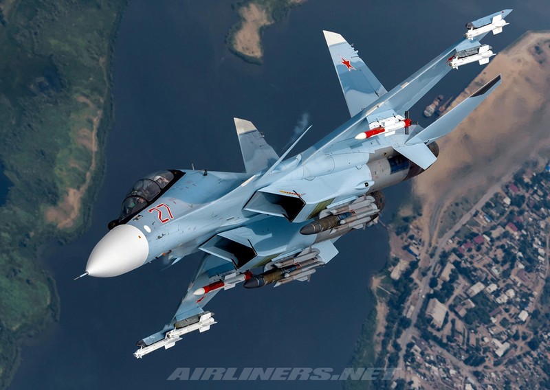 Nghi van gay soc: Tiem kich Su-35S ban nham Su-30SM trong tap tran tai Nga-Hinh-3
